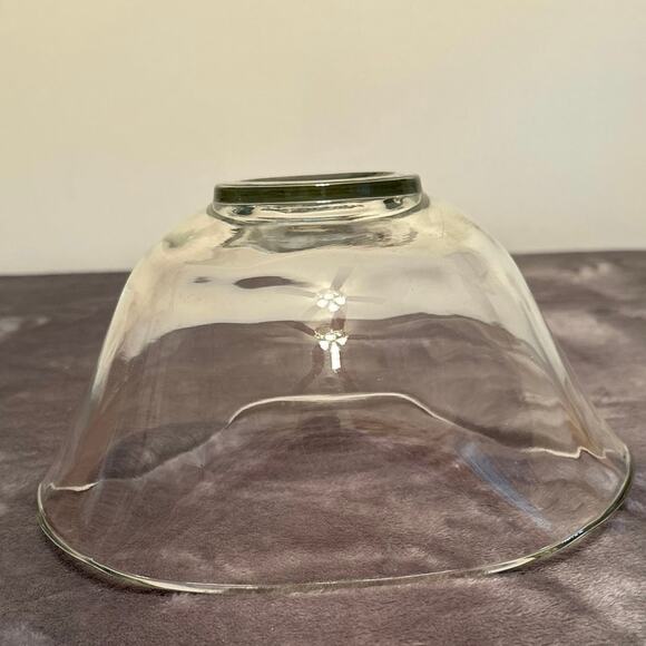Vintage Clear Glass Bowl 10 In wide 5 in high - elegant curved triangle design - Picture 4 of 5